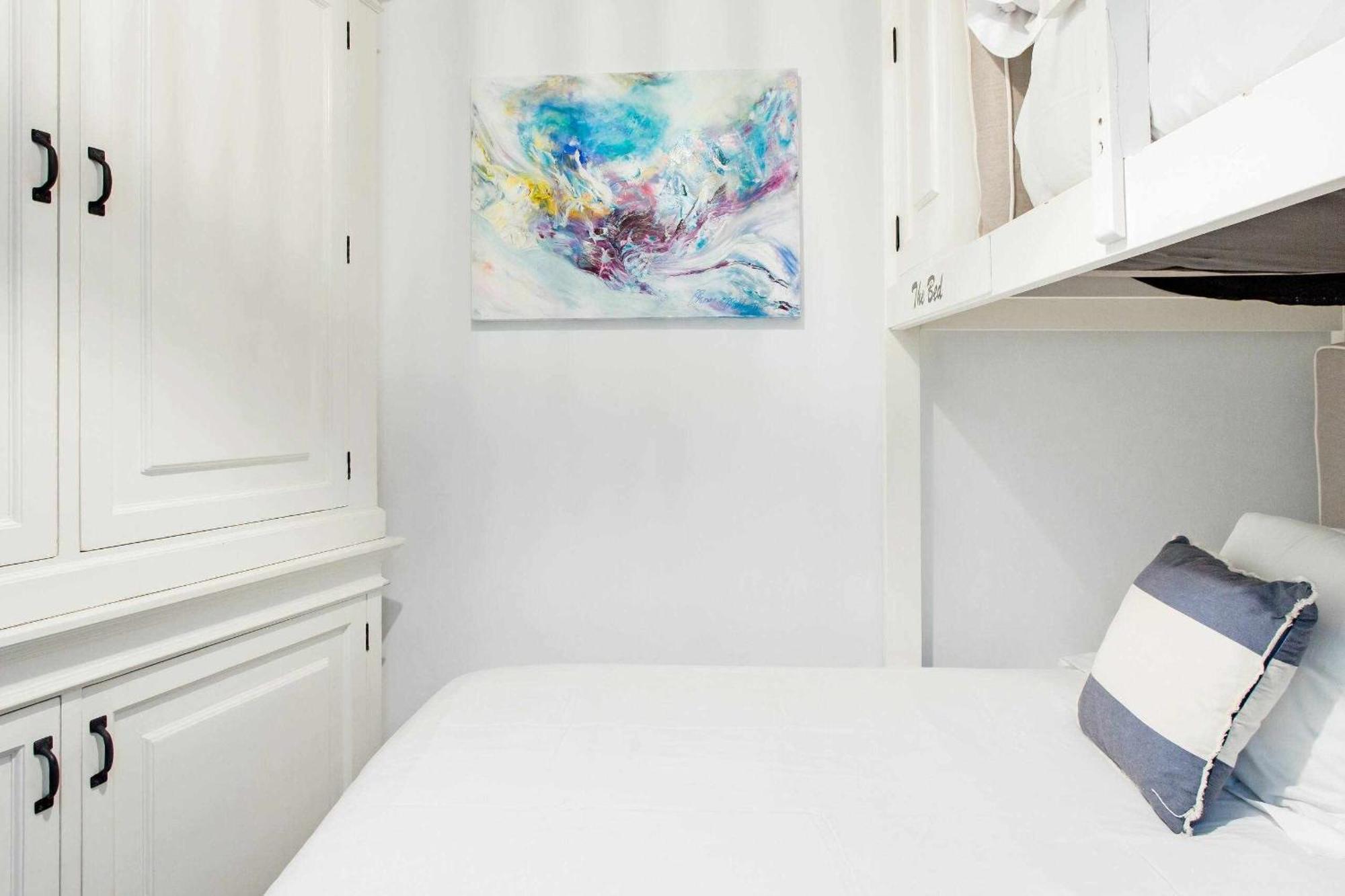 Revitalized Apartment In Historical Building 지로나 외부 사진